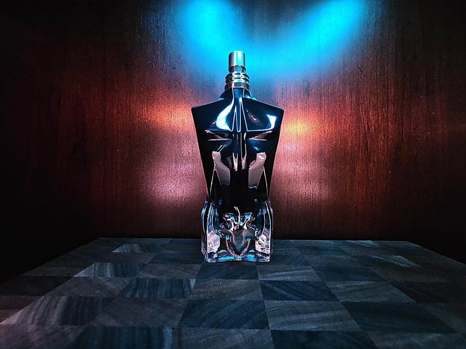 Le Beau Le Parfum, view
