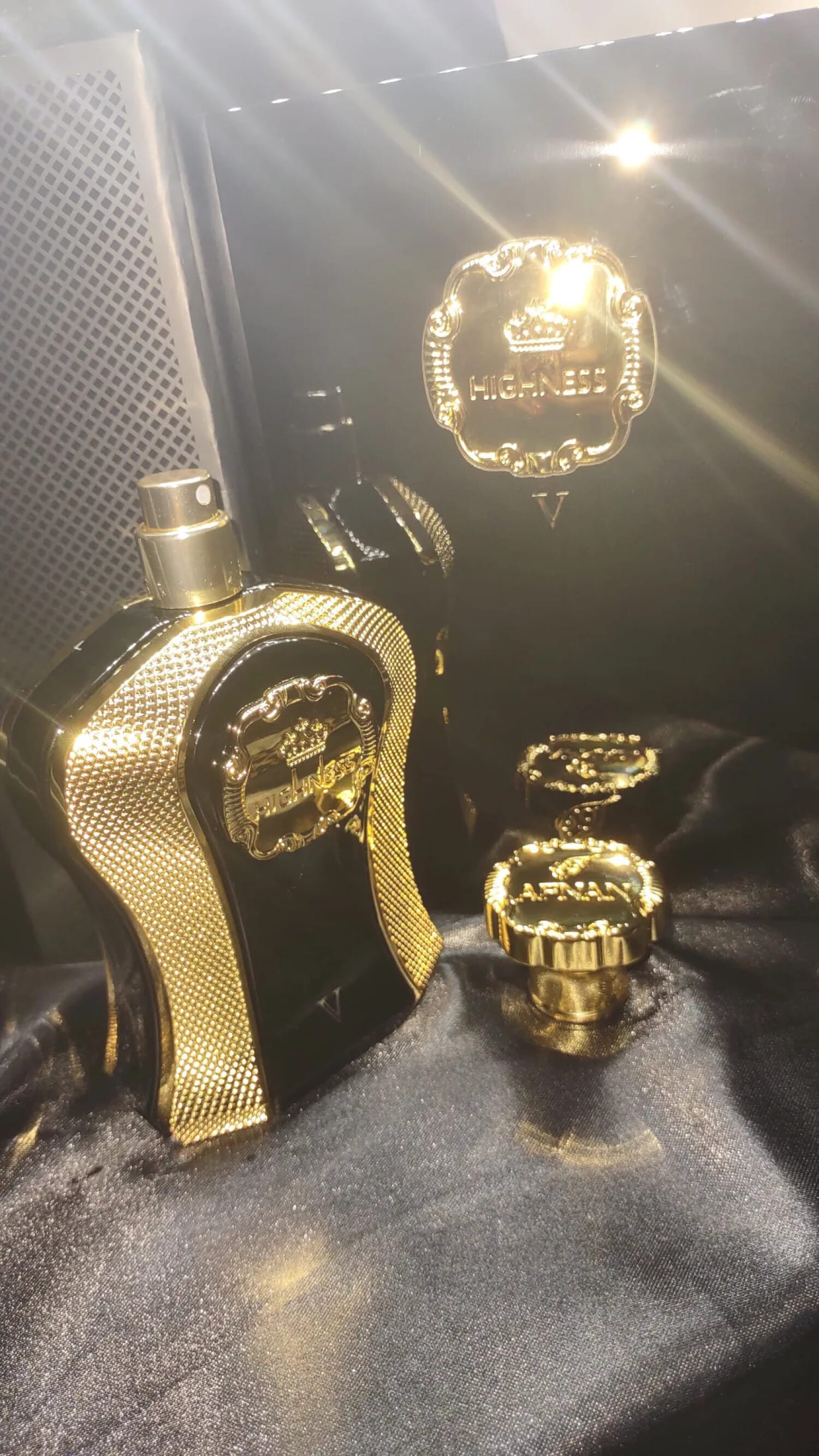 Highness V, bottle, angle