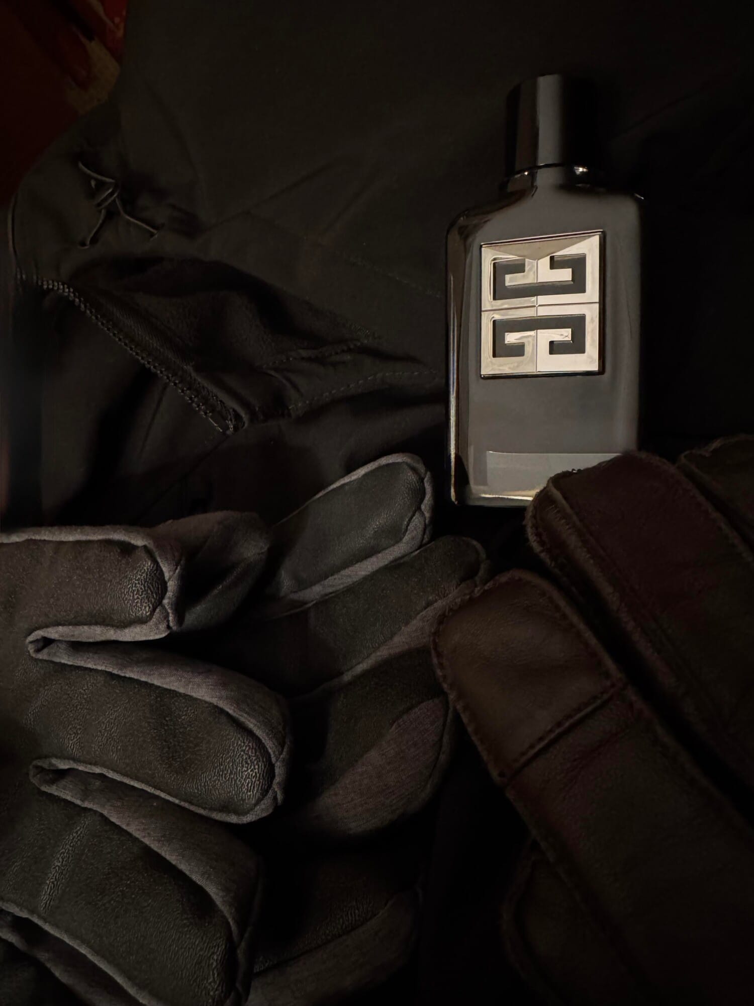 Gentleman Society, on-skin / lifestyle