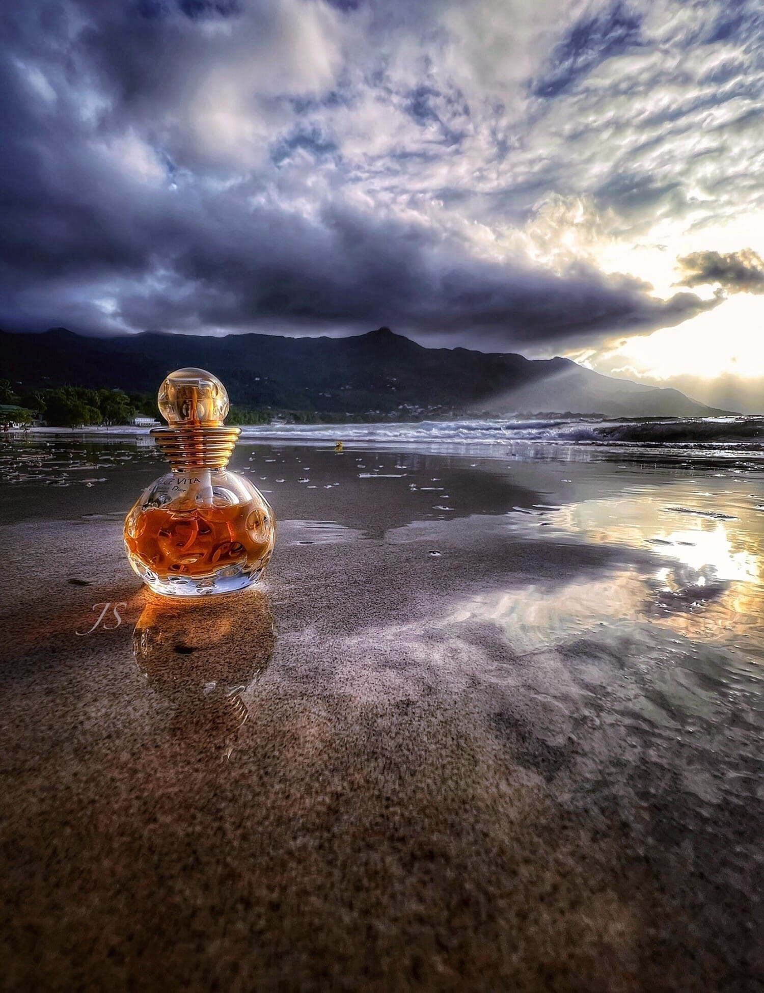 Dolce Vita, bottle, angle