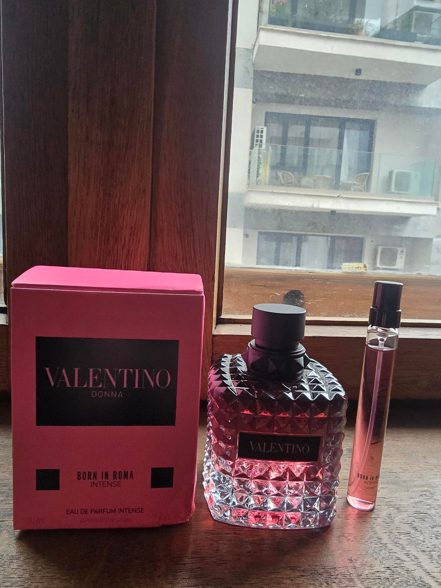Valentino Donna Born In Roma Intense, view