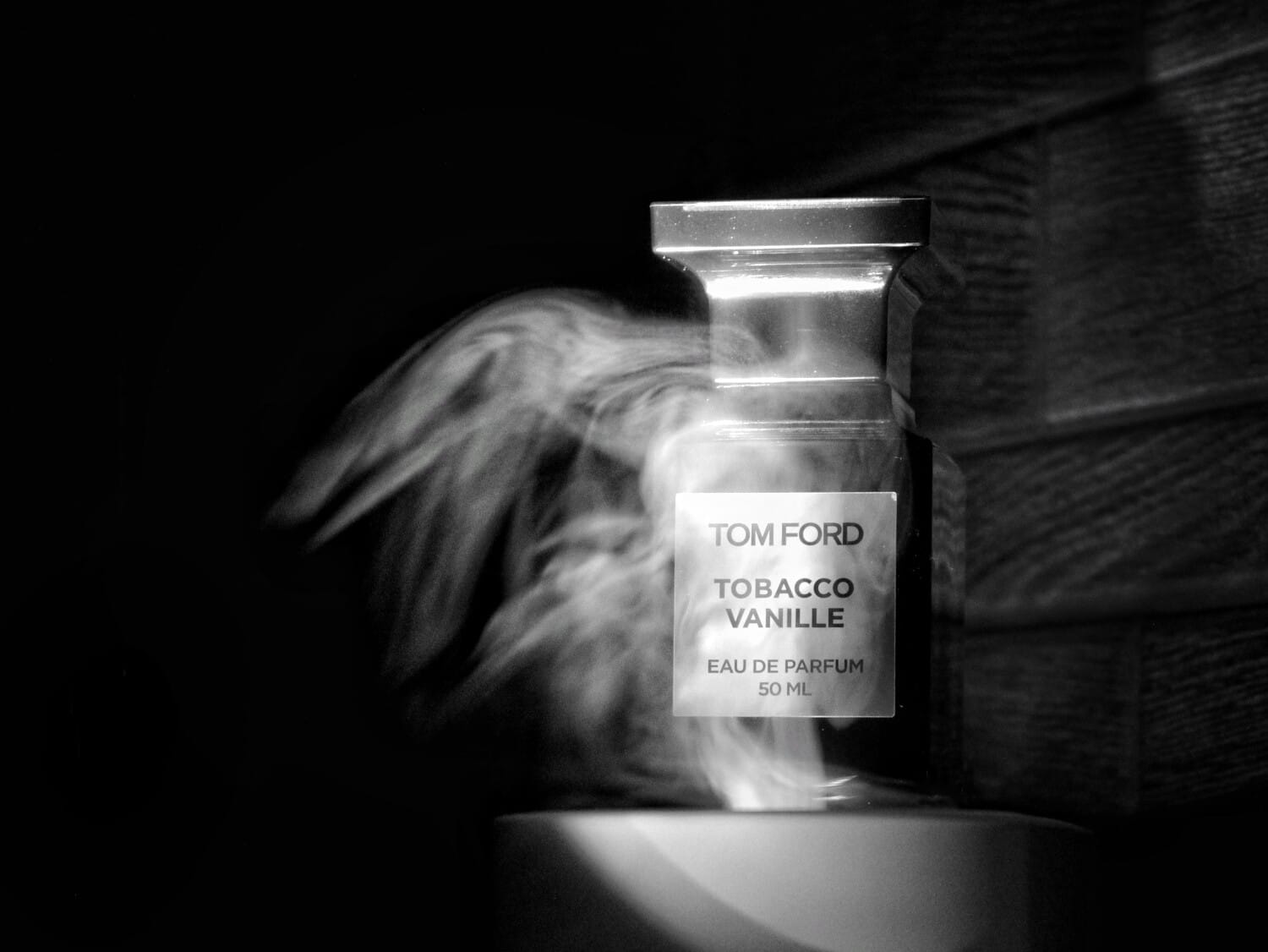 Tobacco Vanille, bottle, angle