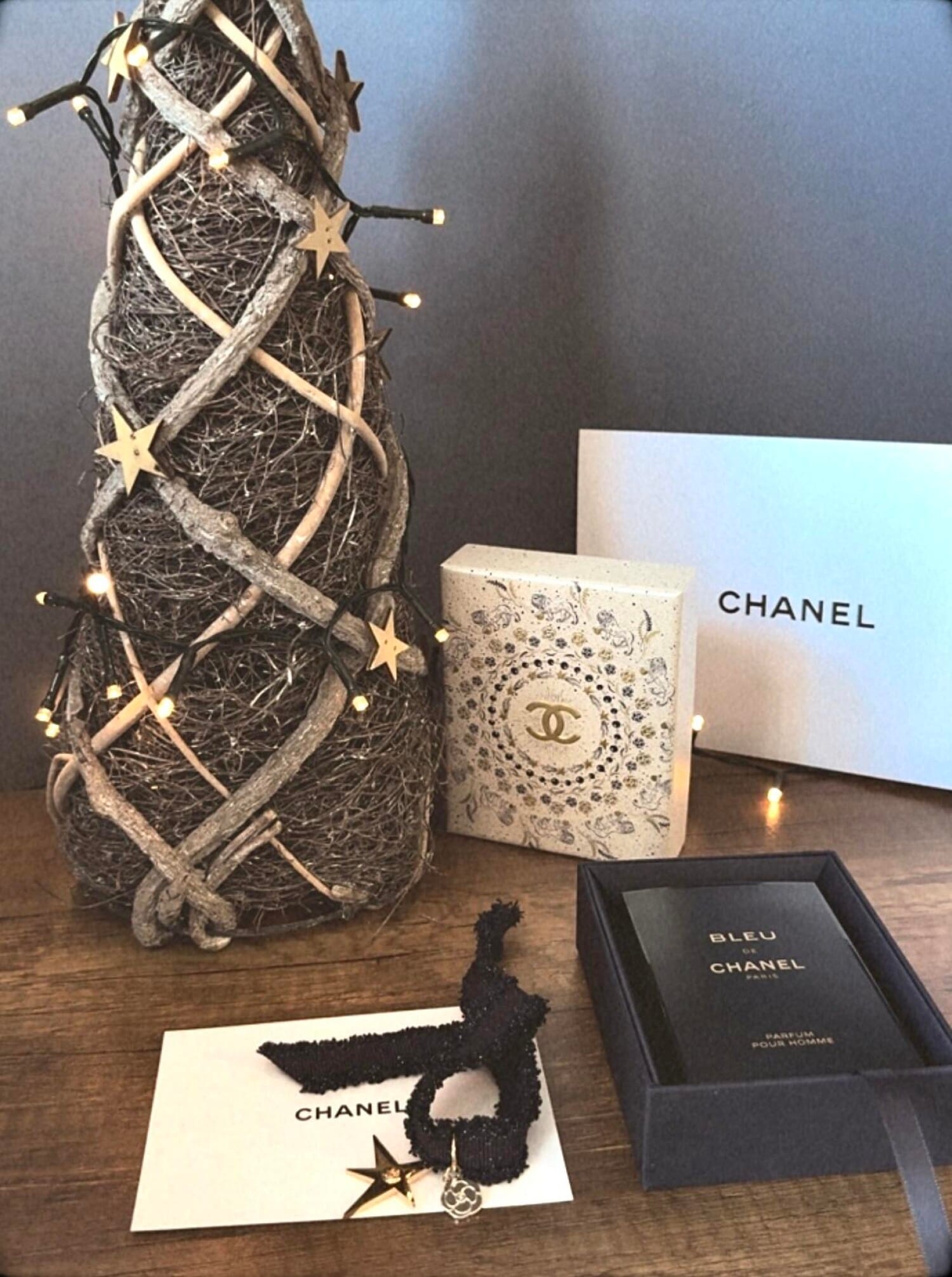 Bleu de Chanel Parfum, on-skin / lifestyle