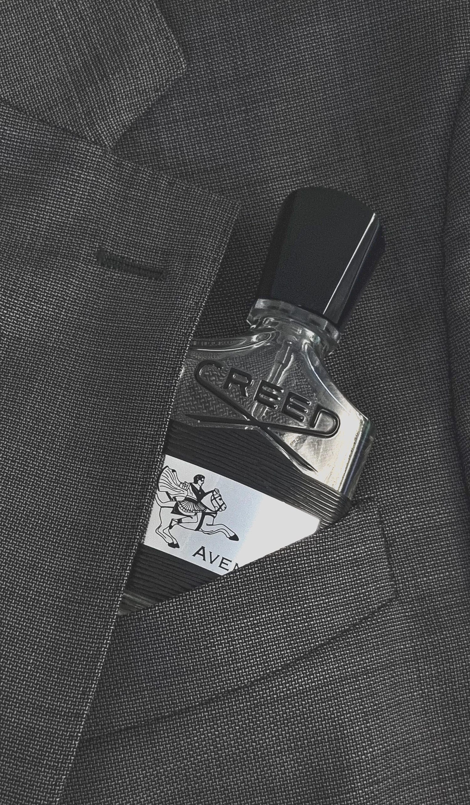 Aventus, bottle, angle